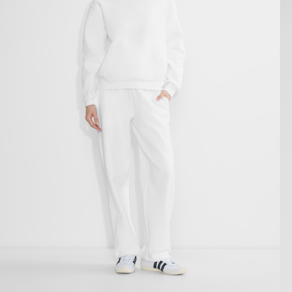 Aritzia Cozy Sweatfleece Mega Straight Sweatpant